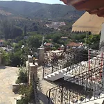 Hillside Apartament *